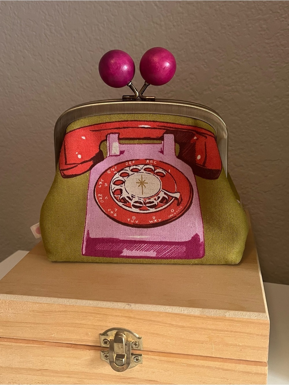Octopurse Telephone Print Kiss-Lock